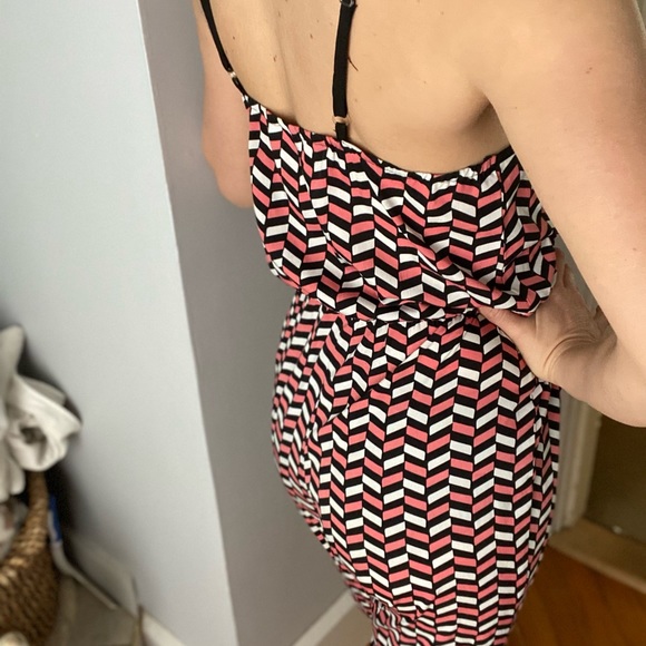 Very Cute Pink White and Black jumpsuit - Picture 8 of 9